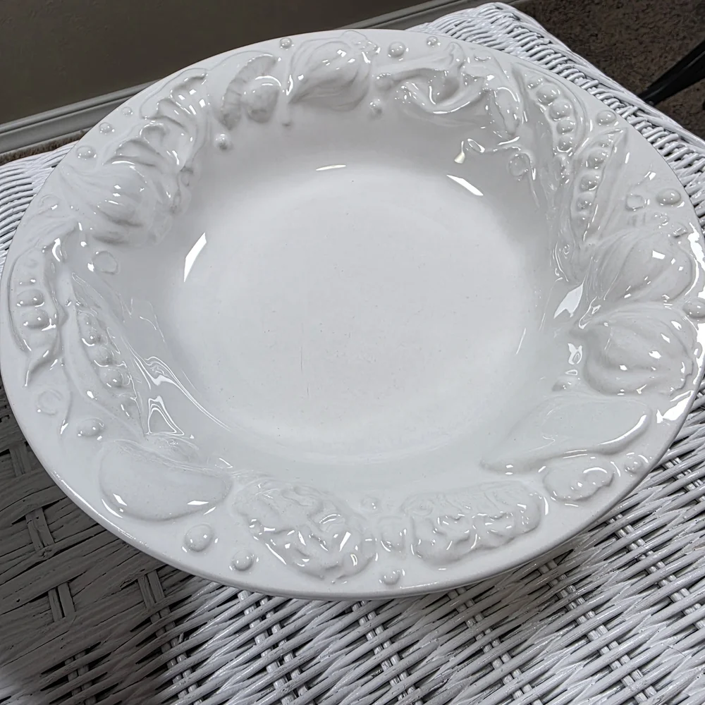 Pottery Barn Made In Italy Marked Set Of 2 Pasta Bowls Embossed Classic White.